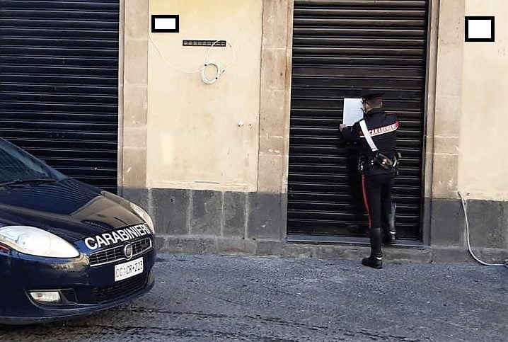 Militello Val di Catania, in 4 senza mascherina dentro il bar: sanzionati e locale chiuso