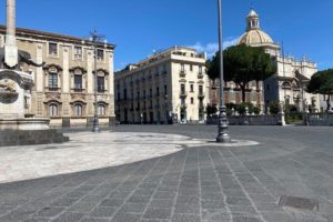 L’Italia torna in zona rossa: controlli severi sulle feste clandestine di Capodanno