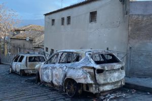 Paternò, 2 auto in fiamme a distanza di poche ore: probabile matrice dolos