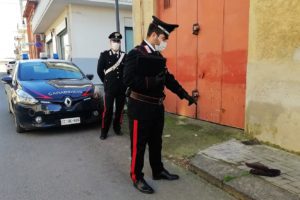 Grammichele, calci e pugni all’ex compagna incinta: bloccato in tempo dai militari