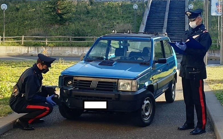 Bronte, travolge una donna con l’auto e scappa senza prestarle aiuto: 21enne denunciato