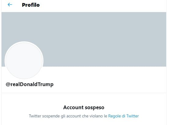 Twitter sospende l’account di Trump in modo definitivo: “Rischio di nuove istigazioni alla violenza”