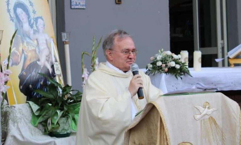 Biancavilla: muore di covid Padre Antonino Tomasello, parroco dell’Annunziata. Fino all’ultimo vicino ai fedeli