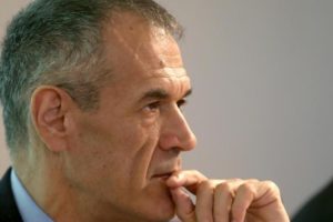 Vaccino, Cottarelli: “Il piano di Arcuri ha obiettivi modesti, Governo deve accelerare”