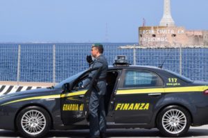 Mafia, GdF sequestra beni per 1 mln a mafioso e a ex consigliere nel Messinese