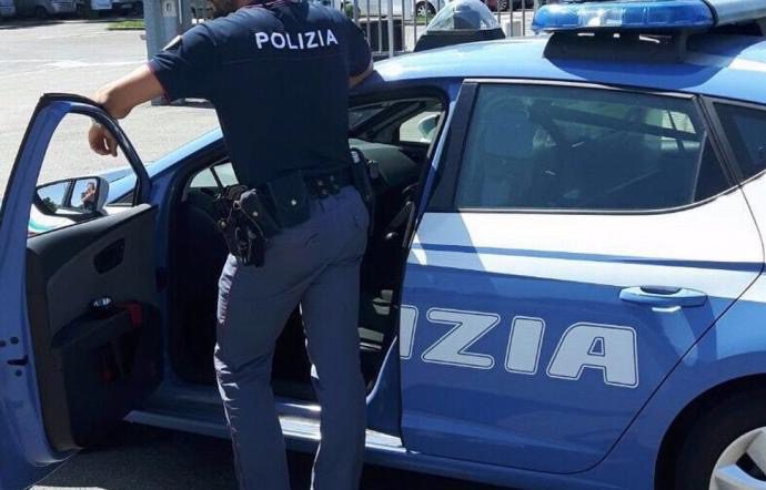 Adrano, entrano con forza in casa del vicino e lo riempiono di botte: denunciati due coniugi di 72 e 68 anni