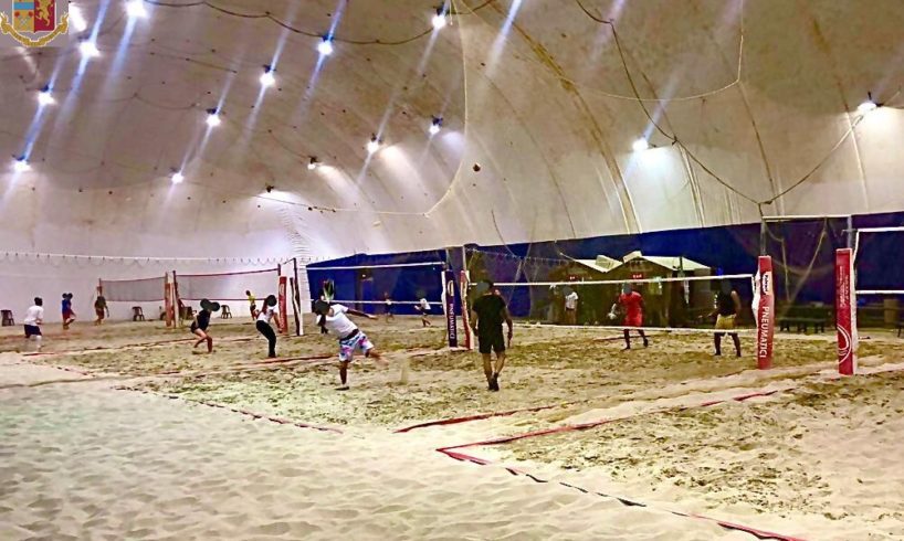 Gravina di Catania, controlli anticovid: giocavano a beach tennis ma al chiuso. Sanzione e chiusura per struttura sportiva