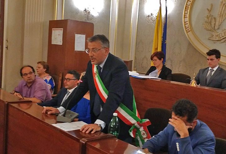 Belpasso, ‘accordi violati’ per la presidenza del Consiglio: traballa la maggioranza del sindaco