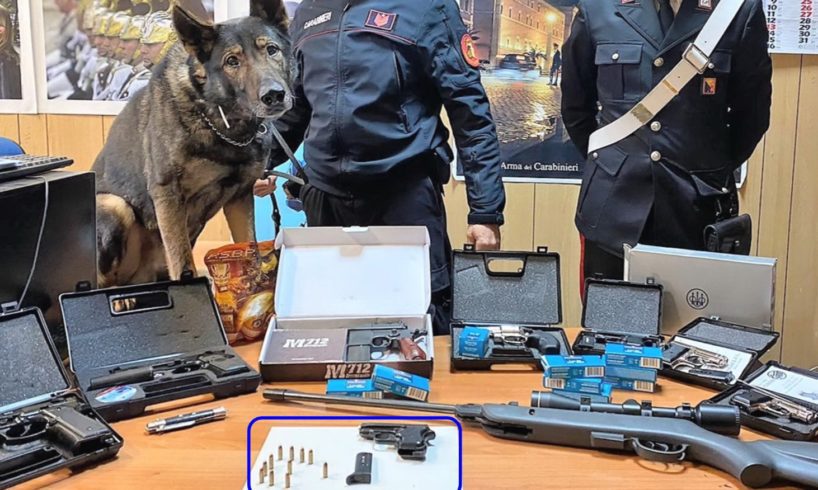 Catania, arrestato 64enne specialista nel modificare le armi: in casa aveva un arsenale di riproduzioni