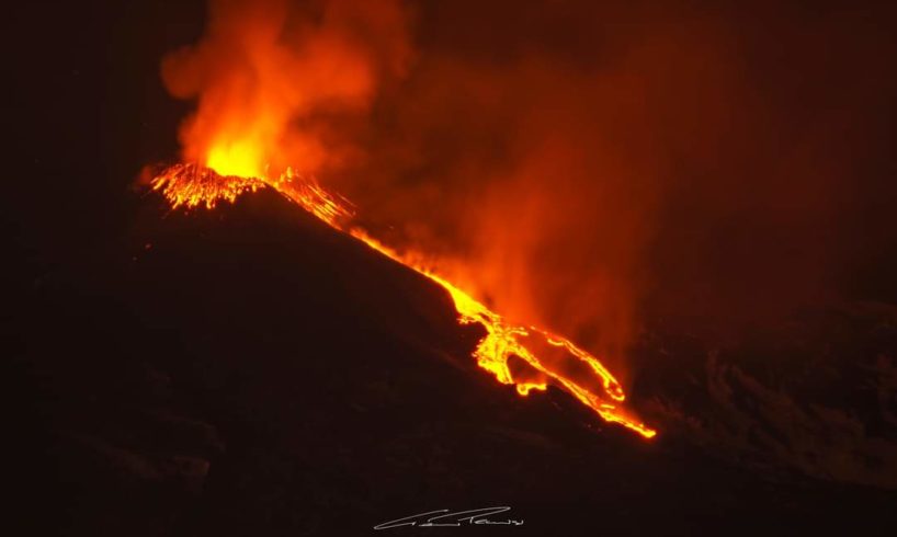 Etna, nuovo trabocco lavico a nord del Cratere di Sud Est: aumenta il tremore vulcanico