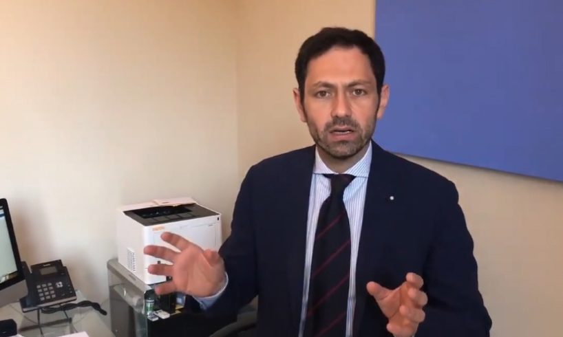 "Non sono a rischio i richiami dei vaccini in Sicilia, perché eravamo stati prudenti seguendo tutte le linee guida provenienti dal ministero della Salute e dal commissario nazionale. Però non c'è dubbio che i ritardi e gli impegni non mantenuti da Pfizer meritino una reazione. A livello nazionale si è ipotizzata un'azione legale, la Sicilia la sosterrà, la sosterranno tutte le Regioni italiane".