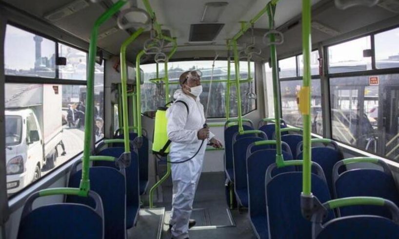 Catania, donna positiva al covid prende l’autobus per tornare a casa: i passeggeri lo apprendono da una sua telefonata