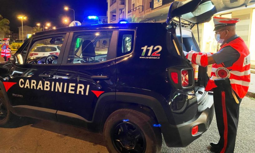 Scordia, dal calesse ‘scortato’ inveisce contro i militari: 25enne denunciato