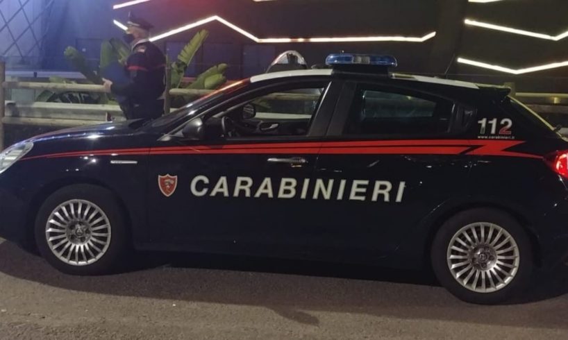 I Carabinieri della Tenenza di Misterbianco hanno effettuato un servizio straordinario di controllo del territorio finalizzato al rispetto delle prescrizioni relative alla normativa anti covid-19 in zona rossa.