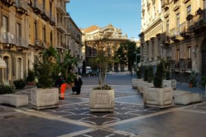 Catania, pedonalizzata tutta l’area del Teatro Massimo. Pogliese: “Spazio libero vissuto in sicurezza”