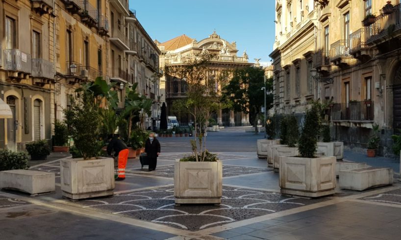 Catania, pedonalizzata tutta l’area del Teatro Massimo. Pogliese: “Spazio libero vissuto in sicurezza”