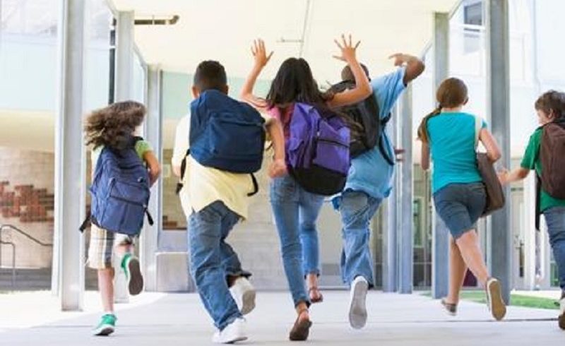 Scuola, sindacati sollecitano chiarezza sulla riapertura di lunedì: “Per superiori e scuole medie ancora nessuna ordinanza”