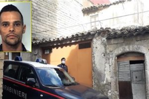 Militello Val di Catania, evade dai domiciliari e tenta una fuga sul tetto di una casa abbandonata: 39enne arrestato in flagranza