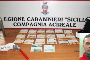 Viagrande, spacciatore 30enne arrestato in flagranza: in casa nascondeva 20 mila euro