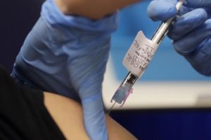 Vaccino, si completa la fase ‘seconde dosi’ di Pfizer-BioNtech: 15 mila gli operatori sanitari vaccinati