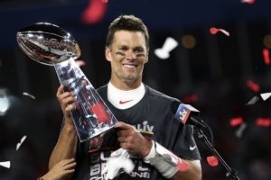 Super Bowl, a 43 anni Tom Brady entra nella leggenda: è il più vincente di sempre