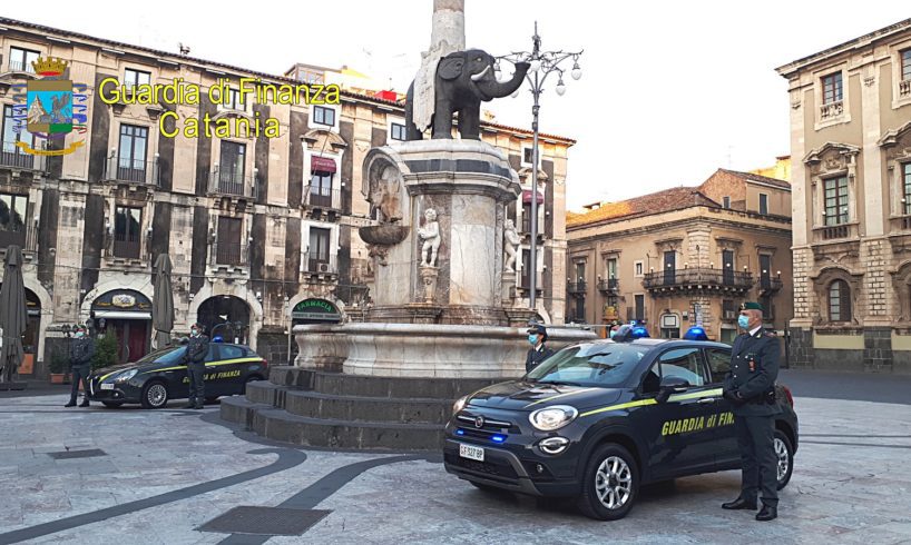 Catania, 20enne positivo al covid va in giro con lo scooter (e senza casco): denunciato