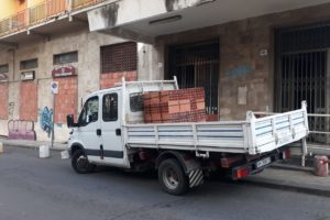 Paternò, gli artisti locali ridiano decoro all’Albergo Sicilia ‘murato’: la proposta di Muoviti Paternò (VIDEO)