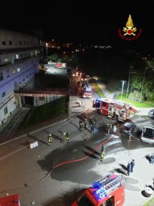 Acireale, incendio nell’ospedale ‘Santa Marta e Santa Venera’: l’intervento immediato ha evitato conseguenze