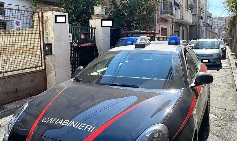 Catania, minaccia e aggredisce i genitori che lo accolgono in casa dopo la separazione: 37enne finisce in carcere