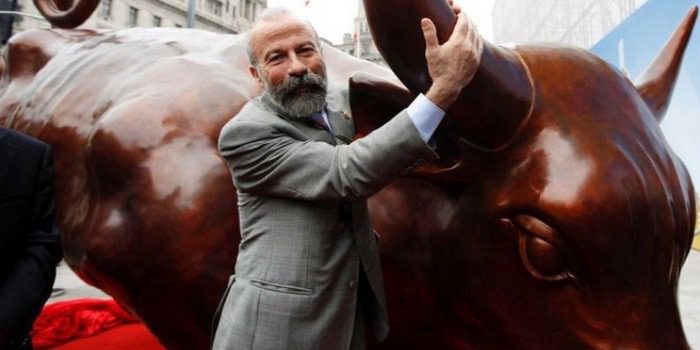 Muore nella sua casa di Vittoria lo scultore Di Modica: suo il Toro di Wall Street