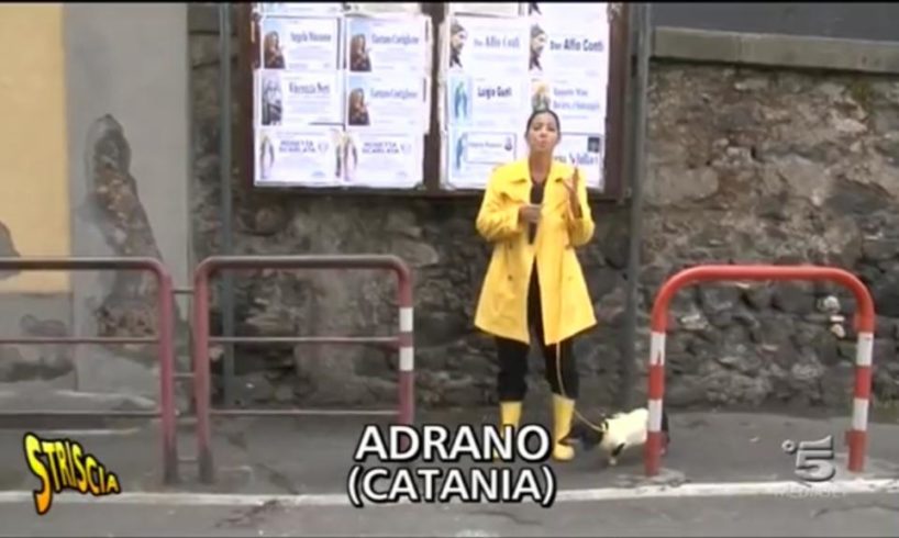 Adrano, l’inviata di Striscia la Notizia e ‘il morto che cammina’: il video del 2017 dopo i manifesti a lutto (VIDEO)