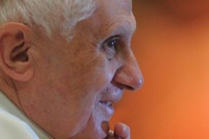 Vaticano, Ratzinger: “Il Papa è uno solo. Mia decisione difficile ma presa in piena coscienza”