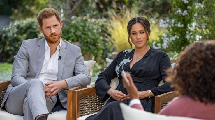 Harry e Meghan e le accuse di razzismo alla Casa reale: “Preoccupati del colore del piccolo Archie”