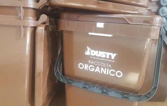 Paternò, kit per il servizio di raccolta rifiuti: da domani Dusty distribuisce avvisi per ritiro