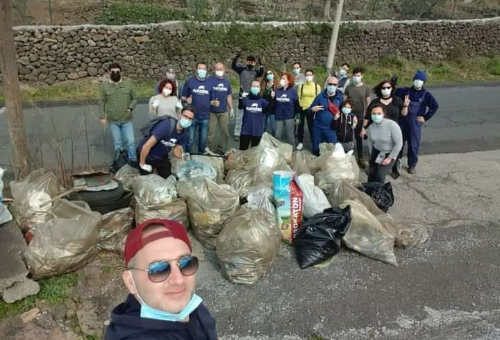 Adrano, raccolta di plastica allo Stadio dell’Etna: domenica 14 con i volontari di Plastic Free