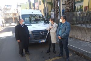 Misterbianco, nuovo bus consegnato al Comune: farà da navetta tra centro storico e stazione metro Monte Po