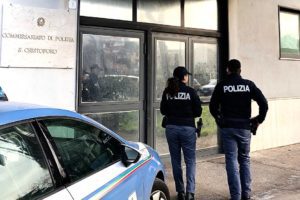 Catania, rubavano acqua e luce nello stabile del Commissariato di Polizia: denunciate 7 persone