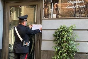 Catania, troppi amici al bar per la festa di compleanno fuori orario: multe per tutti e locale chiuso