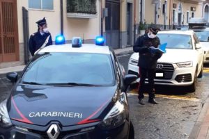 San Gregorio, Pasquetta in 16 dentro una villetta: carabinieri minacciano di chiamare i Vigili del Fuoco