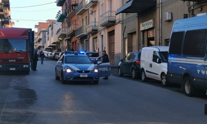 Adrano, pusher 28enne nascondeva in casa 6 involucri di marijuana: denunciato