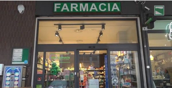 Covid, accordo Regione-Federfarma per tamponi e test in farmacia: prezzo non potrà superiore i 15 euro