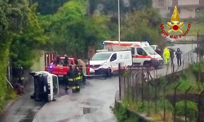 Acireale, in via Ispica urta con auto la colonnina di gas: Vigili del Fuoco mettono in sicurezza l'area