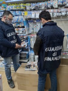 A Catania e in provincia sequestrati oltre 25 mila articoli contraffatti: sanzionate 10 persone