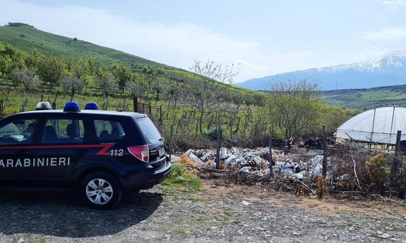 Maniace, 55enne appicca fuoco per attirare l’attenzione: denunciato per danneggiamento