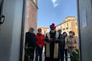 Adrano, al via il ‘Centro di Ascolto’ della Caritas: inaugurato dall’Arcivescovo Gristina (VIDEO)