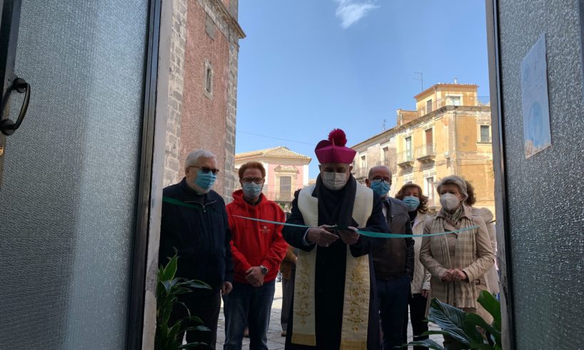 Adrano, al via il ‘Centro di Ascolto’ della Caritas: inaugurato dall’Arcivescovo Gristina (VIDEO)