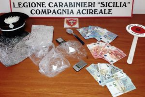 Viagrande, nascondeva la cocaina nel giubbotto: arrestato spacciatore 37enne