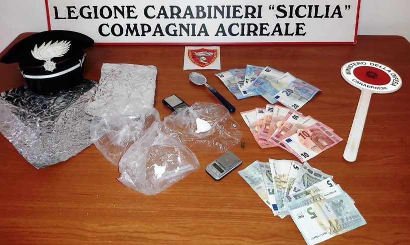 Viagrande, nascondeva la cocaina nel giubbotto: arrestato spacciatore 37enne