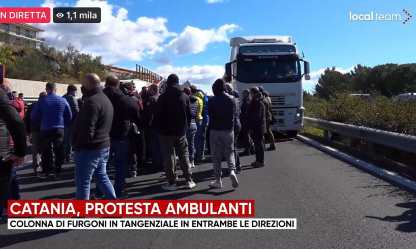 Catania, caos sulla Tangenziale per la protesta degli ambulanti: chiuso lo svincolo per Gravina