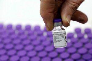 Vaccini, 350 mila al giorno: entro giugno in arrivo 53 milioni di dosi. Oggi verdetto Ema su J&J